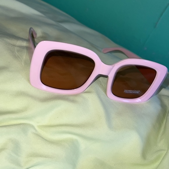 Oversized pink sunglasses - Picture 8 of 10